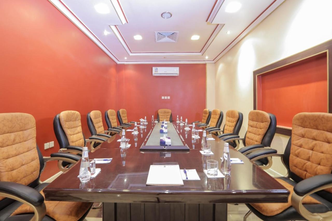 Al Mansour Grand Hotel Ḩafar al Bāţin エクステリア 写真