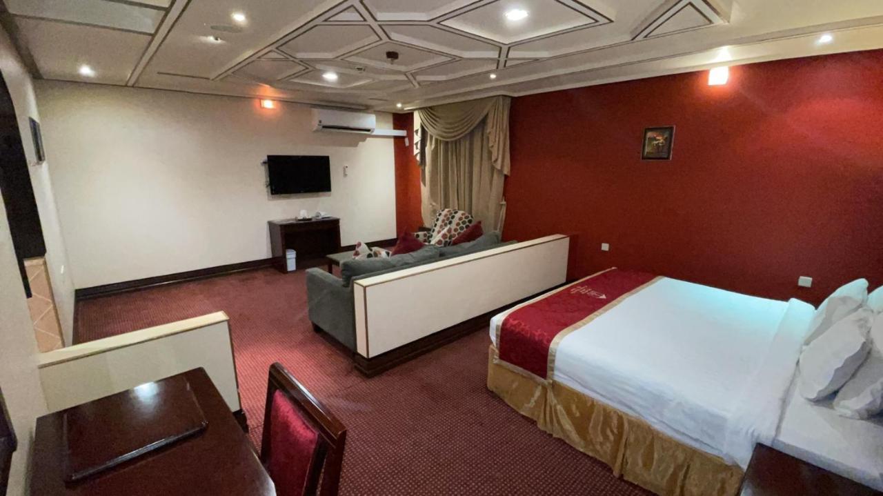 Al Mansour Grand Hotel Ḩafar al Bāţin エクステリア 写真