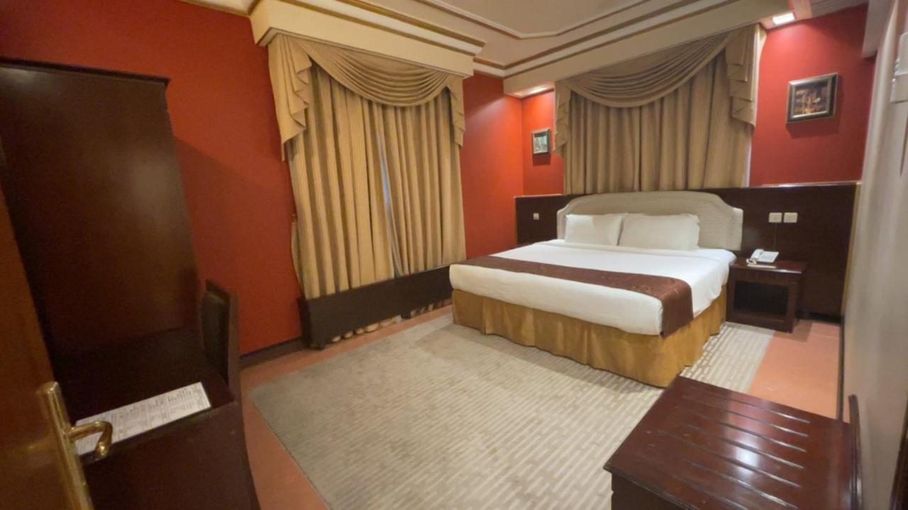 Al Mansour Grand Hotel Ḩafar al Bāţin エクステリア 写真