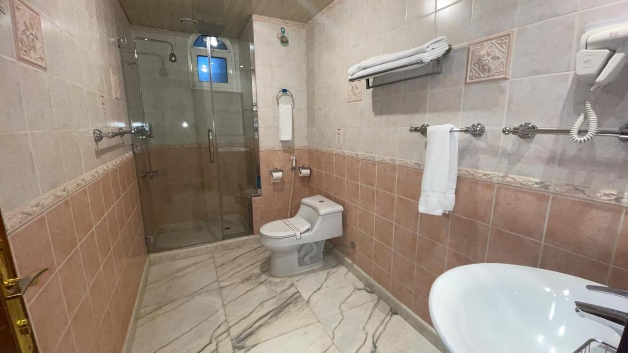 Al Mansour Grand Hotel Ḩafar al Bāţin エクステリア 写真