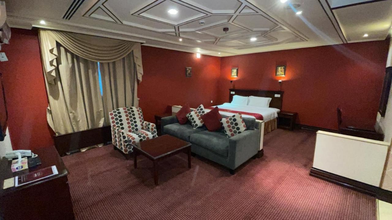 Al Mansour Grand Hotel Ḩafar al Bāţin エクステリア 写真