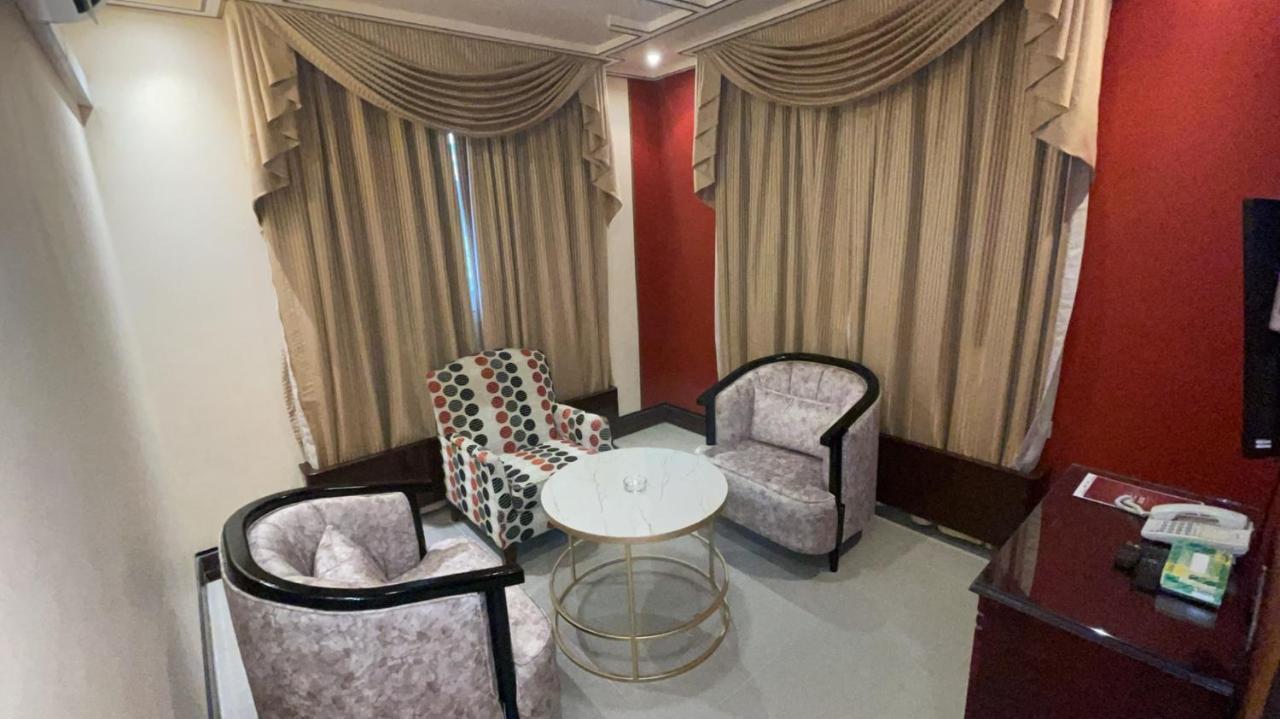 Al Mansour Grand Hotel Ḩafar al Bāţin エクステリア 写真